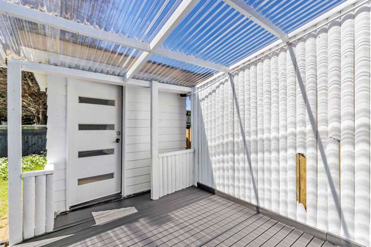 2/9 Slim Place Clendon Park_4