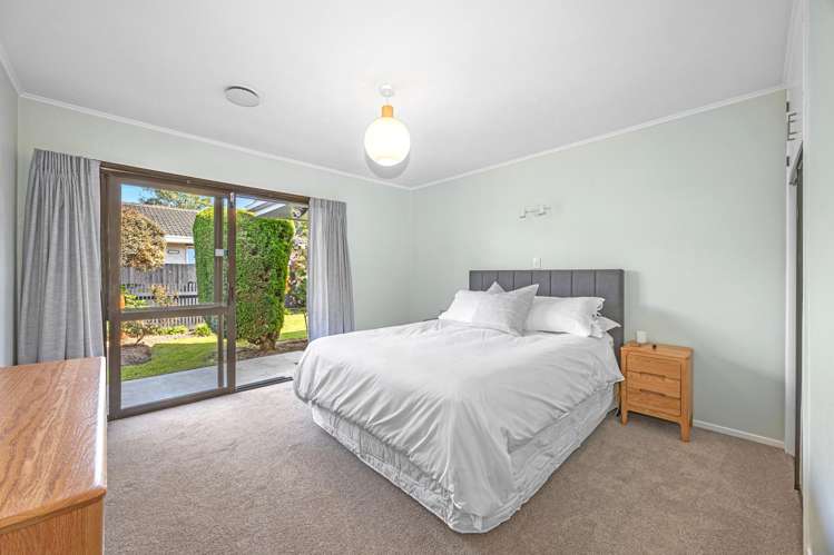 2/58 Ambleside Drive Burnside_6