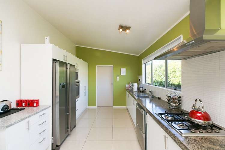 61 Clifton Drive Waitara_1