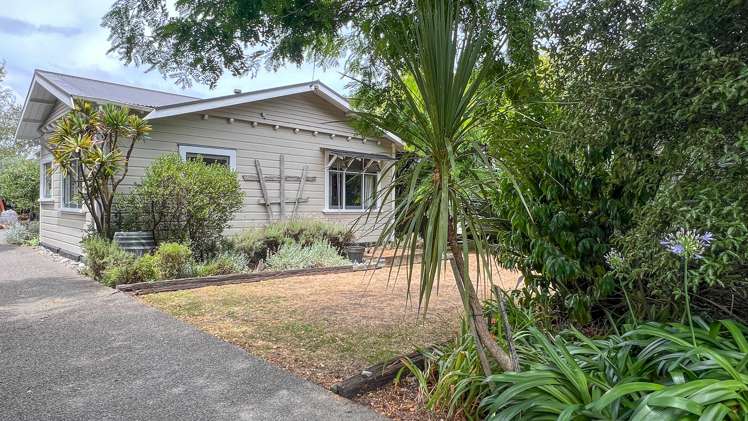 182 High Street North Carterton_16