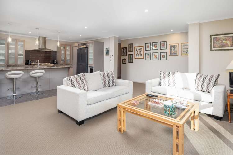 8 Kensington Place Springlands_8