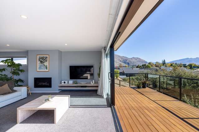 8 Hollywood Rise Wanaka_3