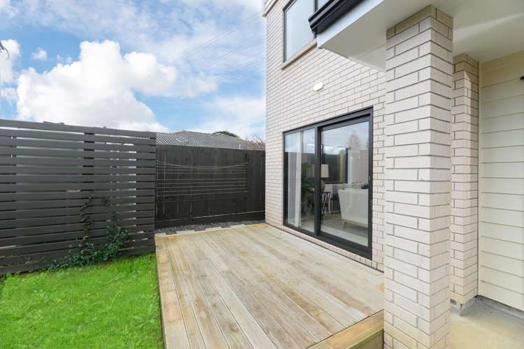 1/30 Calvert Avenue Mangere_26