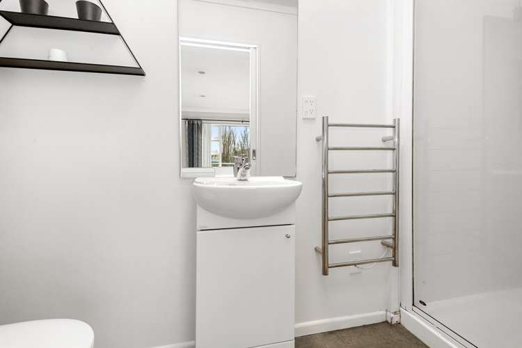 15 Speldhurst Grove Stokes Valley_16