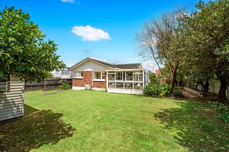 8 Sorrel Crescent Bucklands Beach_24