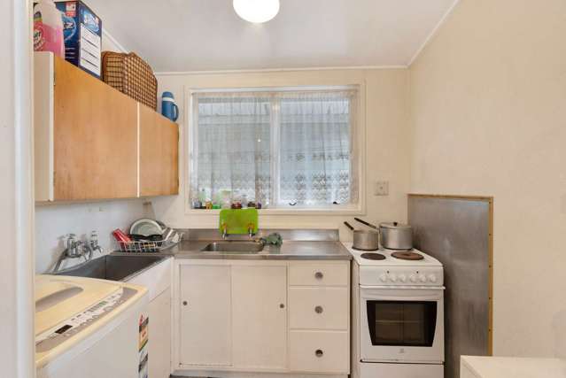 2/209 McLeod Street Camberley_3