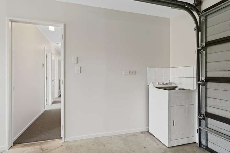 60 Kingsford Drive Stoke_25