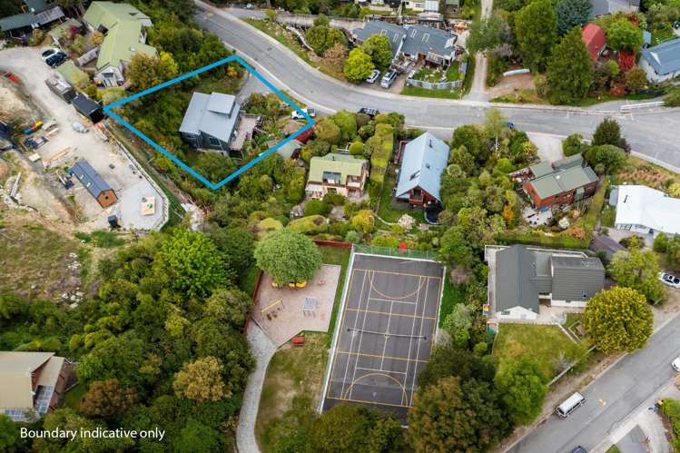 40 Arawata Terrace Fernhill/Sunshine Bay_9