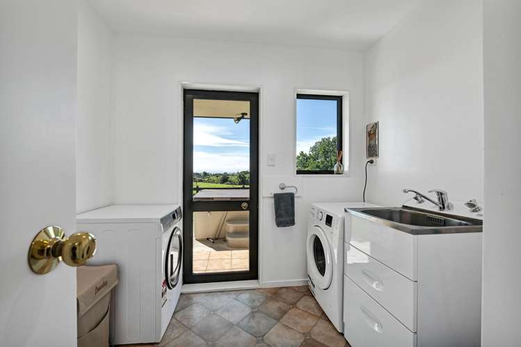 144 Monmouth Road Stratford_14