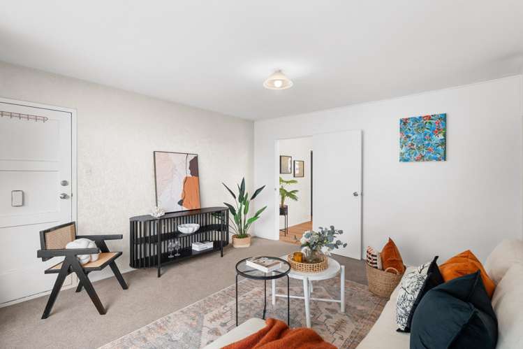 1/6 Valerie Place Redwood_2