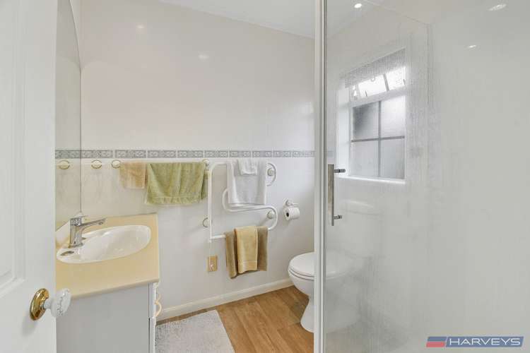 4 Stewart Gibson Place Manurewa_13