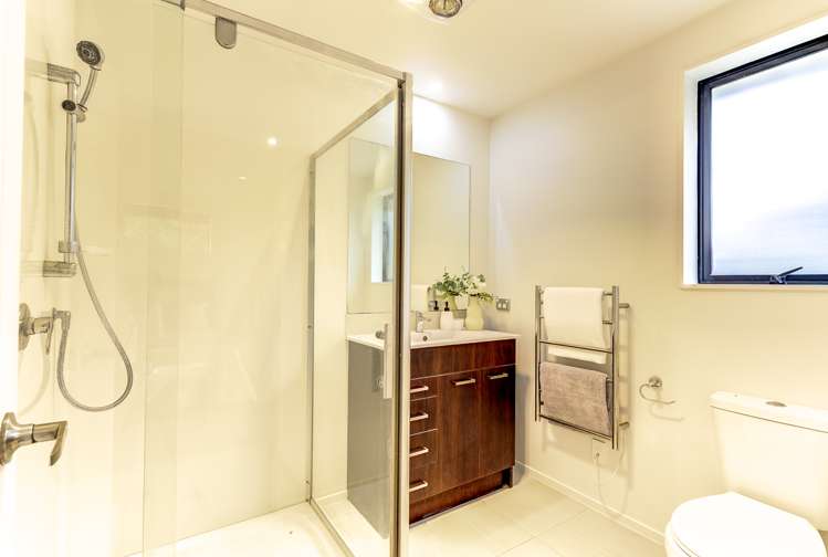 82 Barrington Drive Huntington_10