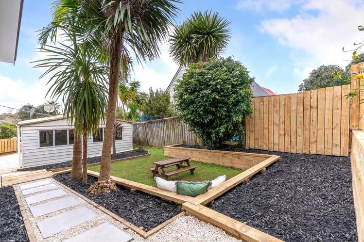 1/7 Branston Avenue Browns Bay_18