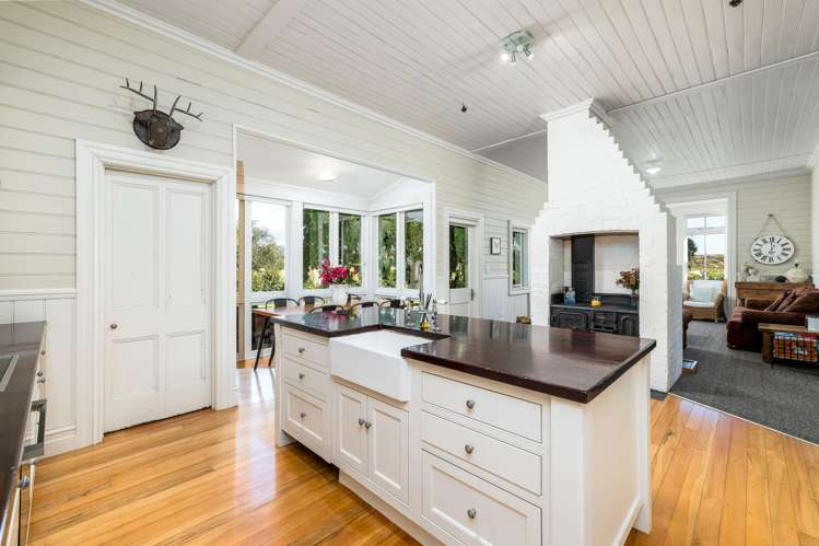 357 Hook School Road Makikihi_3