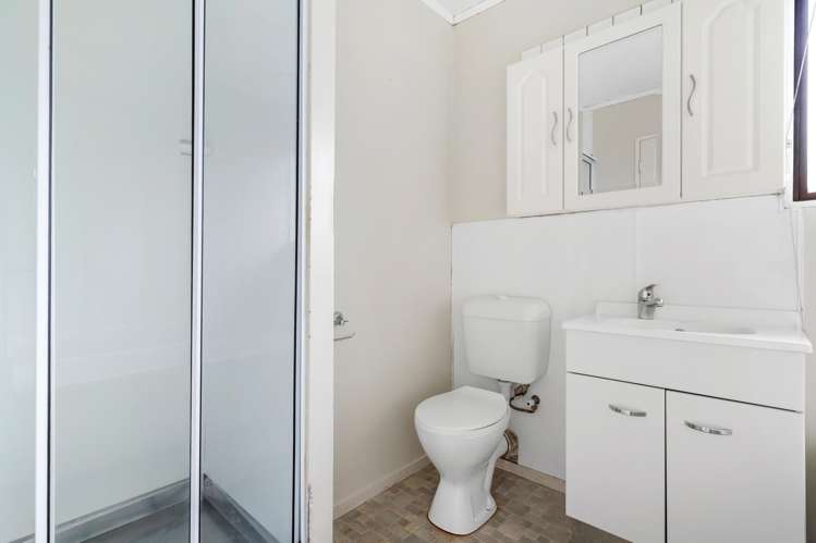 1/10 Vodanovich Road Te Atatu South_10