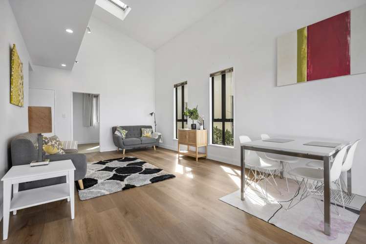 2F/5 Furneaux Way Remuera_9