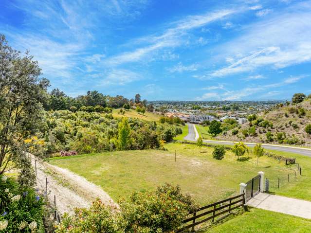 Prestigious Taradale Section with Panoramic Views