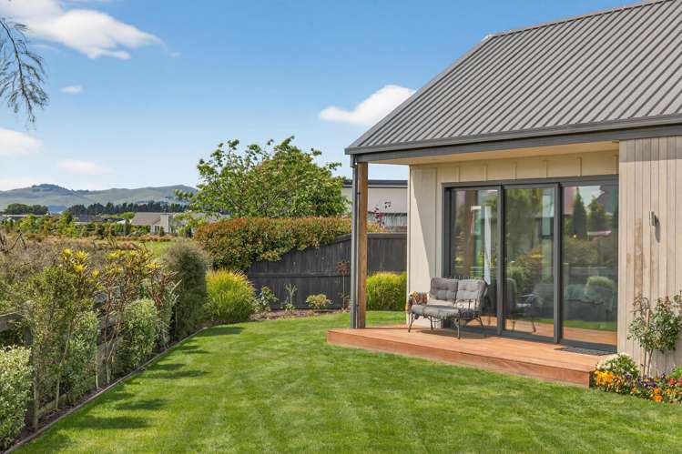 32 Carnaveron Drive Lincoln_22