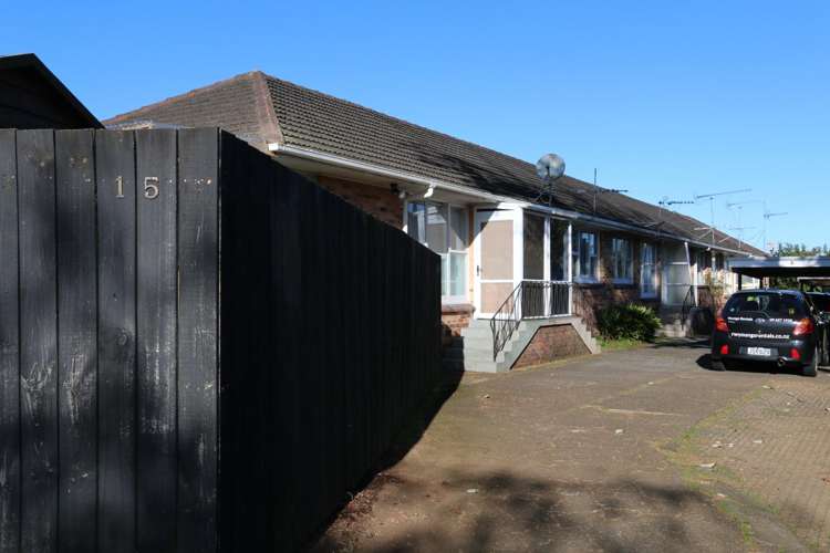 2/15 Campbell Road_0