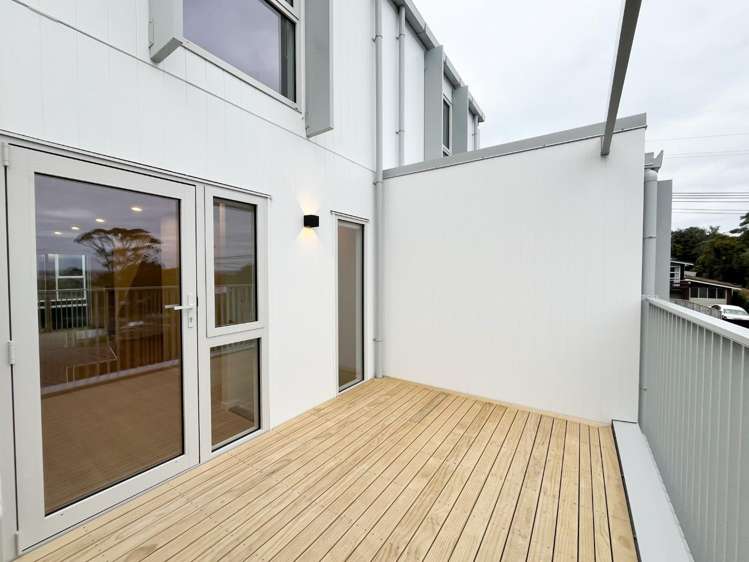 17/9 Aeroview Drive 1603_12