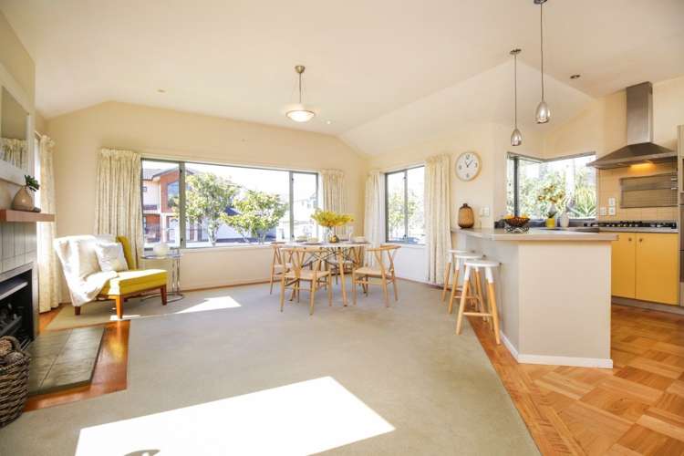 12 Vinograd Drive Te Atatu Peninsula_11