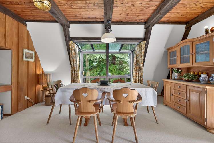 8 Tiniroa Grove Silverstream_4