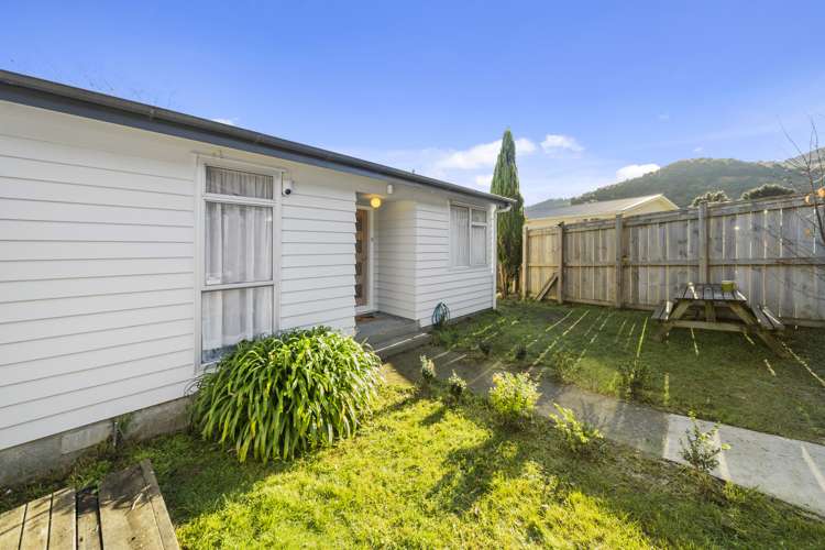 35 Antrim Crescent Wainuiomata_18