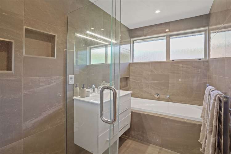 11 Bishopsworth Street Hillsborough_13