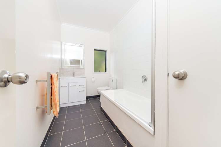 2a Kilcar Place Massey_13