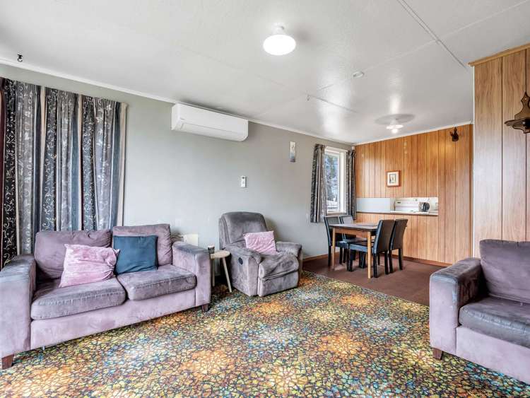 7 Churchill Crescent Tawhero_13