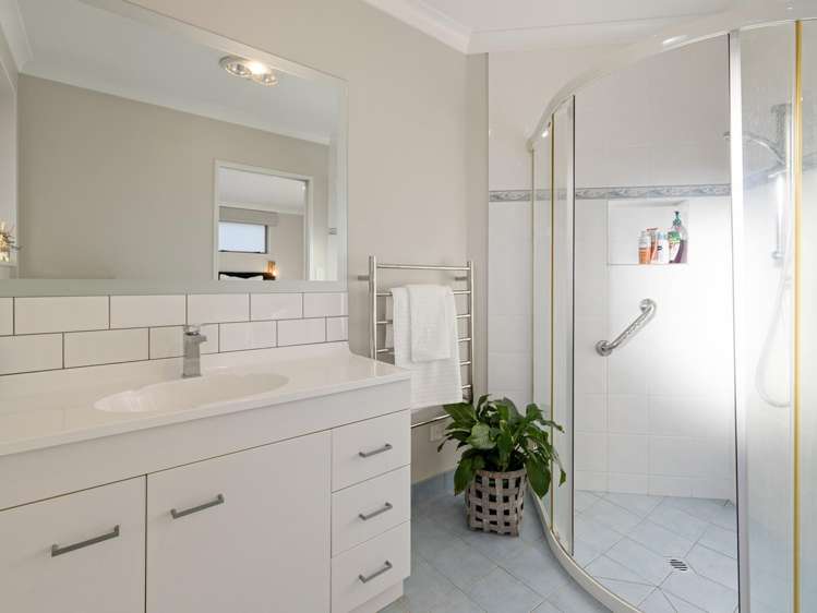 2 Mews Place Forest Lake_12