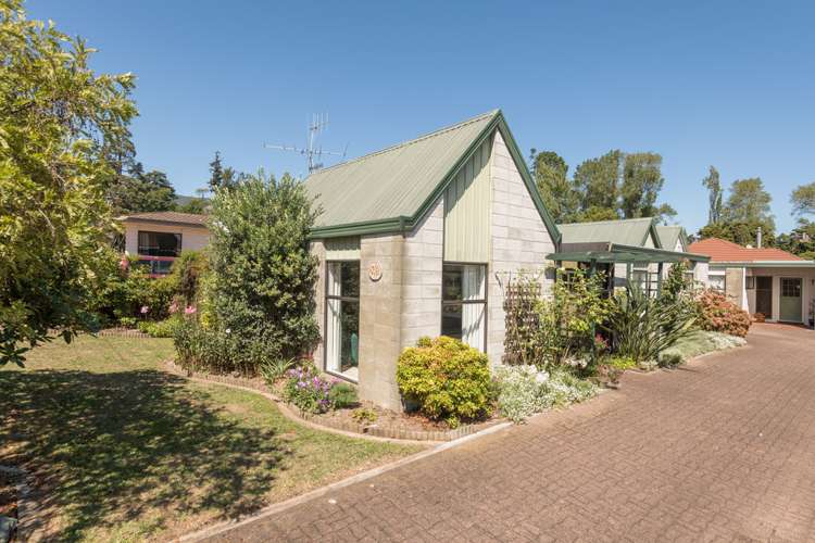 2/6 Hobhouse Street Stoke_1