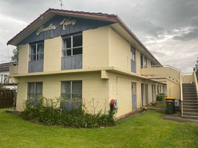 2/4 O'Neill Street 1055_0