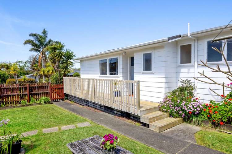 35 Fairway Avenue Red Beach_17