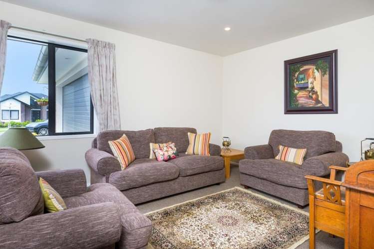 26 Jelas Drive Riverhead_16