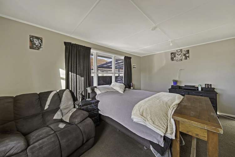6 Carisbrooke Street Aranui_9