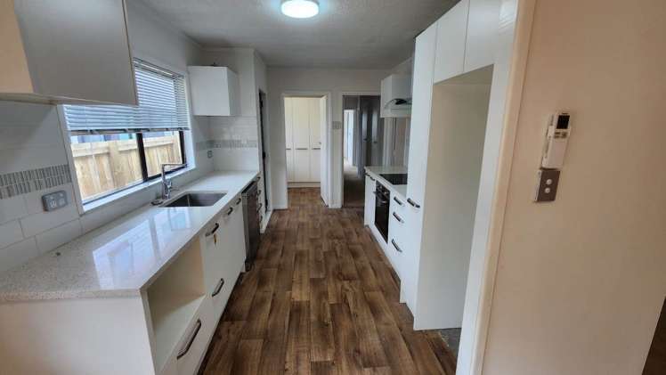 27 Seaward Place Wattle Downs_5