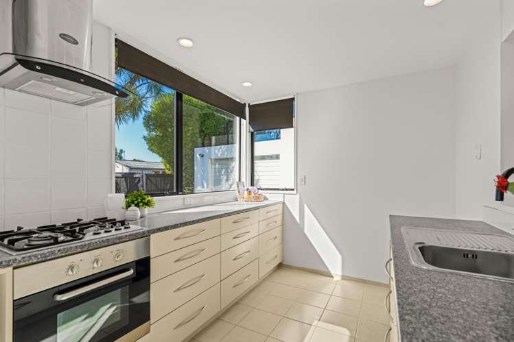 28 Hassals Lane Waltham_14