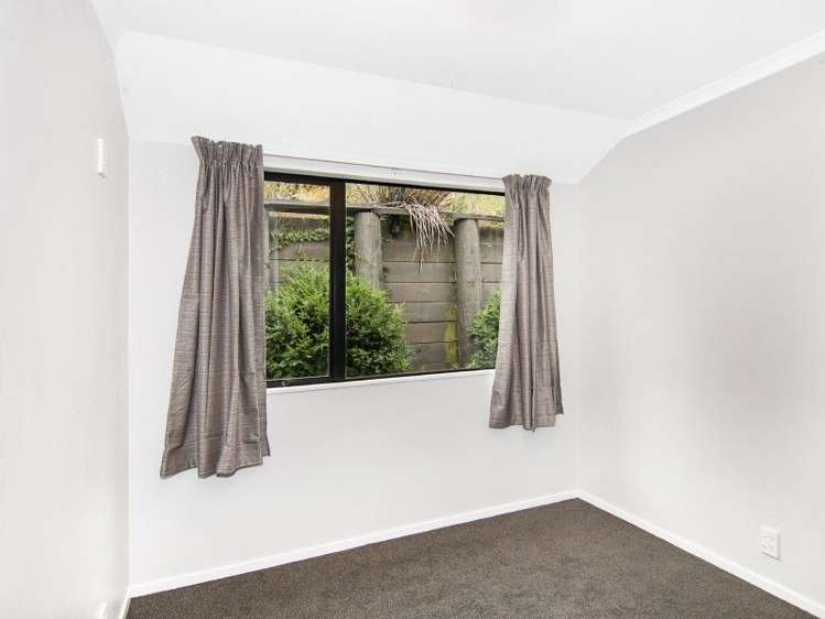 35 Saint Lawrence Street Toi Toi_10