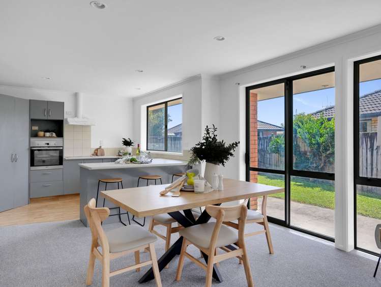 5 Locksley Lane Hamilton East_28