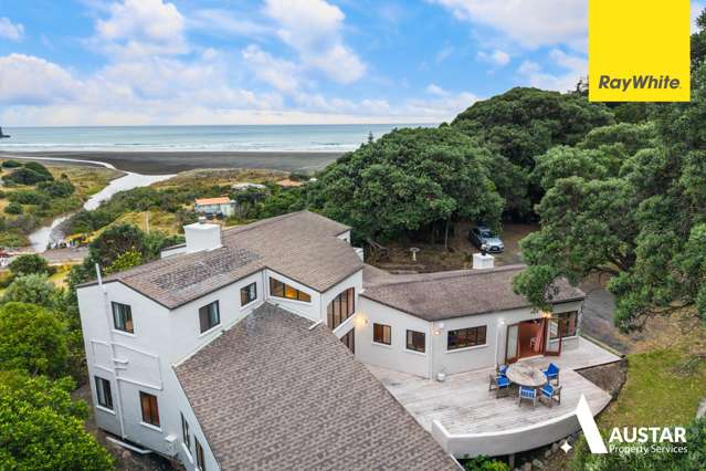 Coastal Living with Stunning Lion Rock Views Across from North Piha Beach