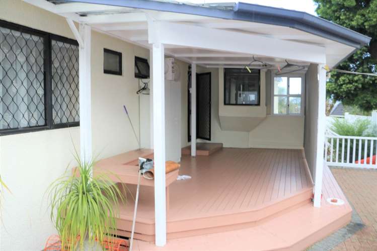 8 Eleanor Place Blockhouse Bay_17