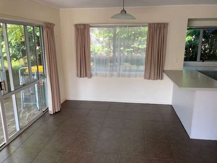 2/9 Channing Crescent Botany Downs_3