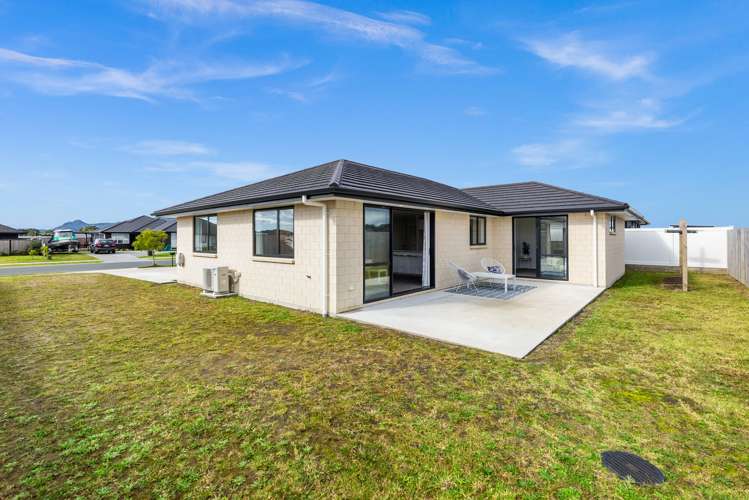 17 Saint Michael Crescent One Tree Point_25