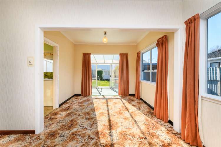 27 Lower High Street Marton_14