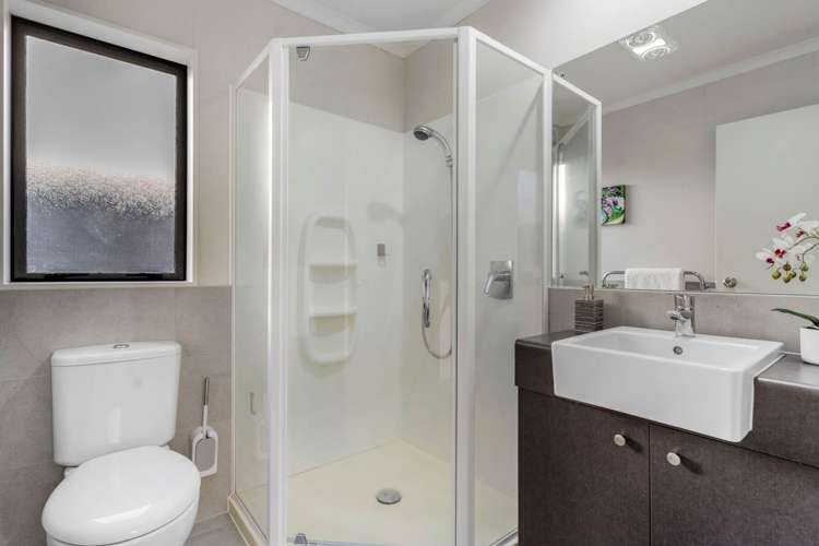 2 Lorenzo Way Flat Bush_23