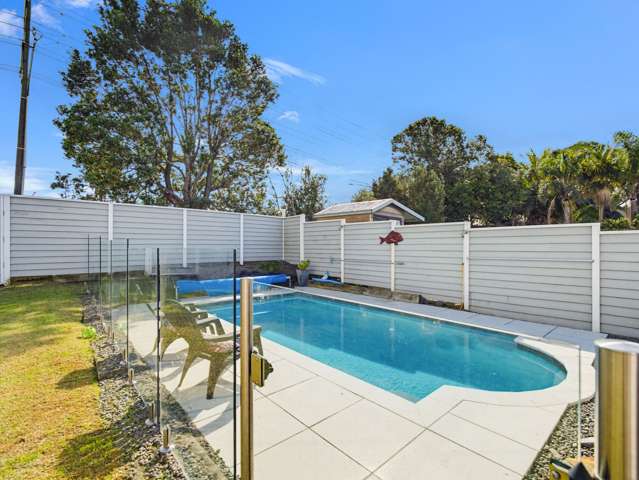 57 John Dee Crescent Red Beach_4