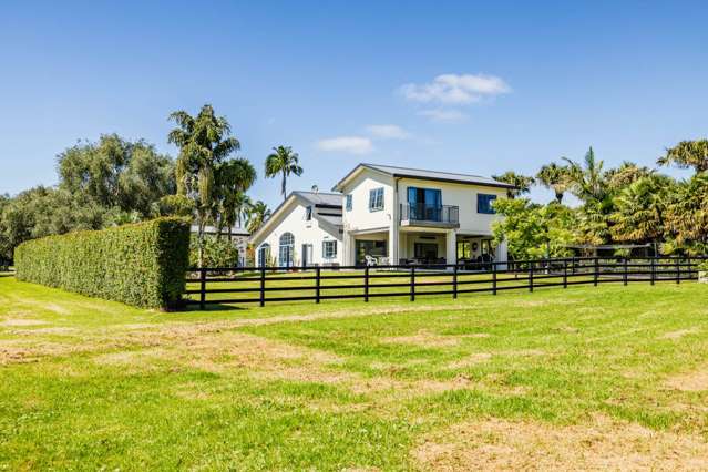 This Is Living! Lifestyle Close To Town