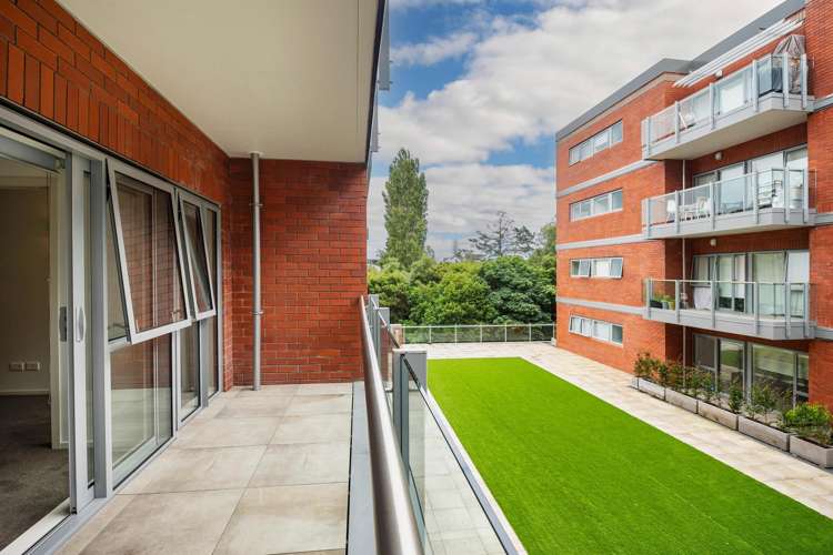 225/4 Wagener Place Mount Albert_12