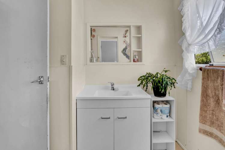 154 Brecon Road Stratford_8